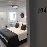 Ryous Mykonos فندق *